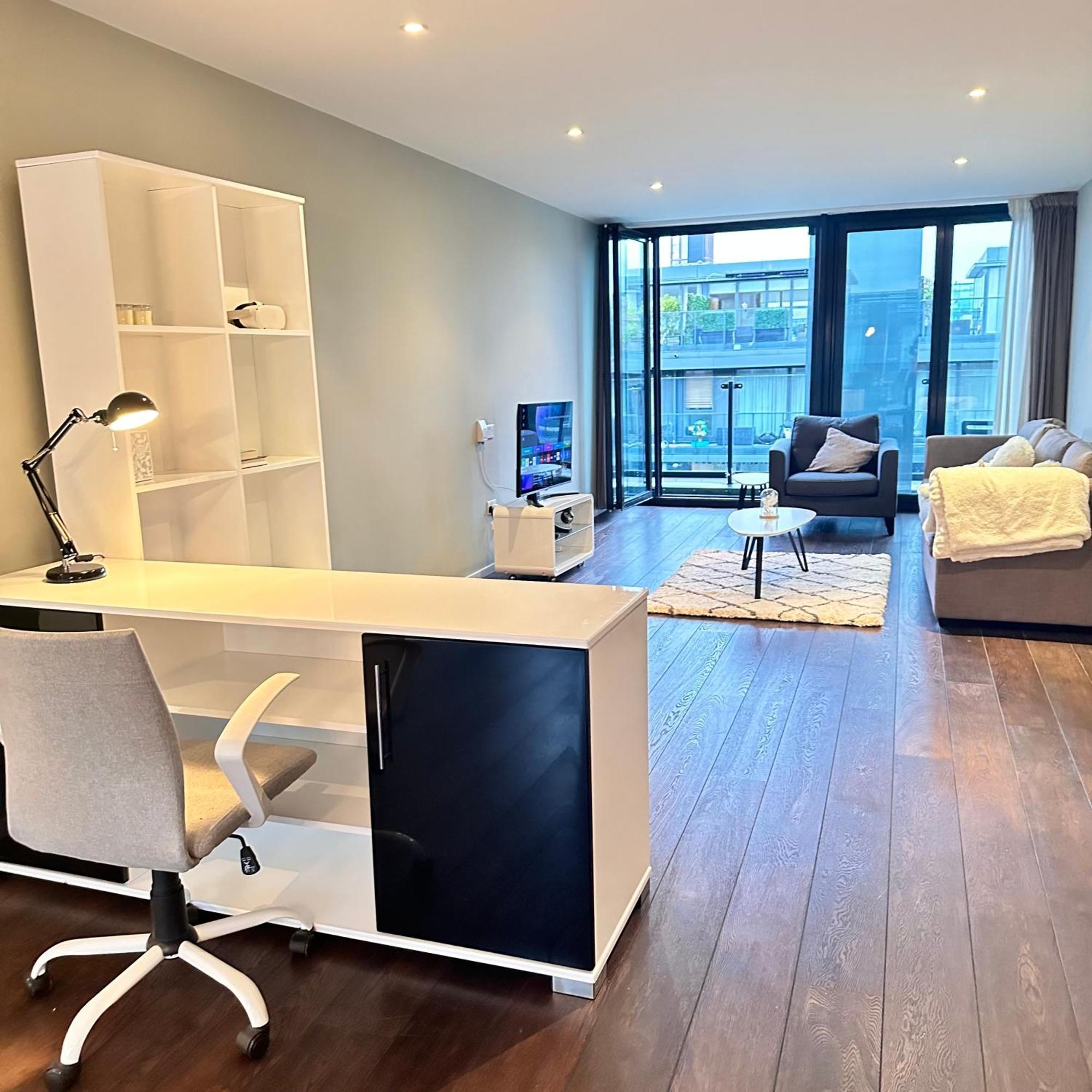 Urban Oasis Apartment *